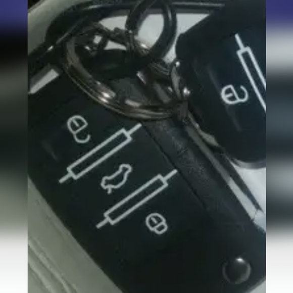 CAR Keyless entry security system if you lost your keys cut this set - Picture 2 of 4